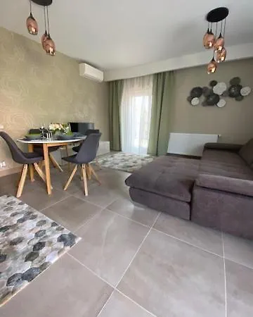 Lelle Sun And Pool Apartament *
