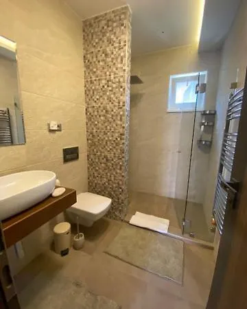 Lelle Sun And Pool Apartament *