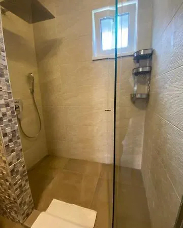 Lelle Sun And Pool Apartament *