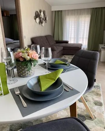 Lelle Sun And Pool Apartament *